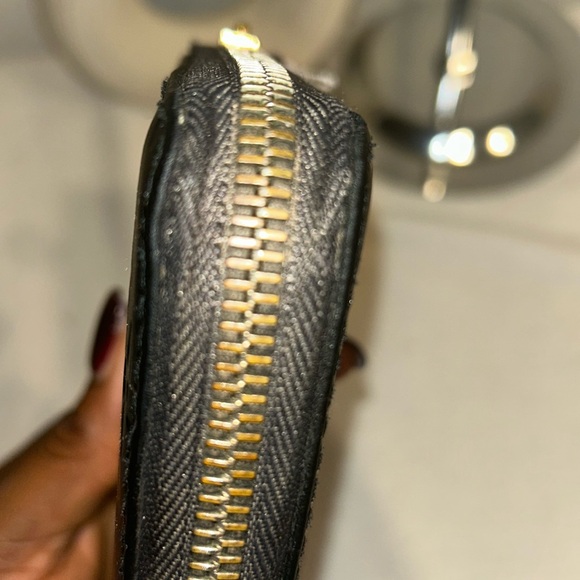 Authentic Louis Vuitton Black Matte Vernis Long Zip Wallet beige interior +COA - Picture 8 of 15